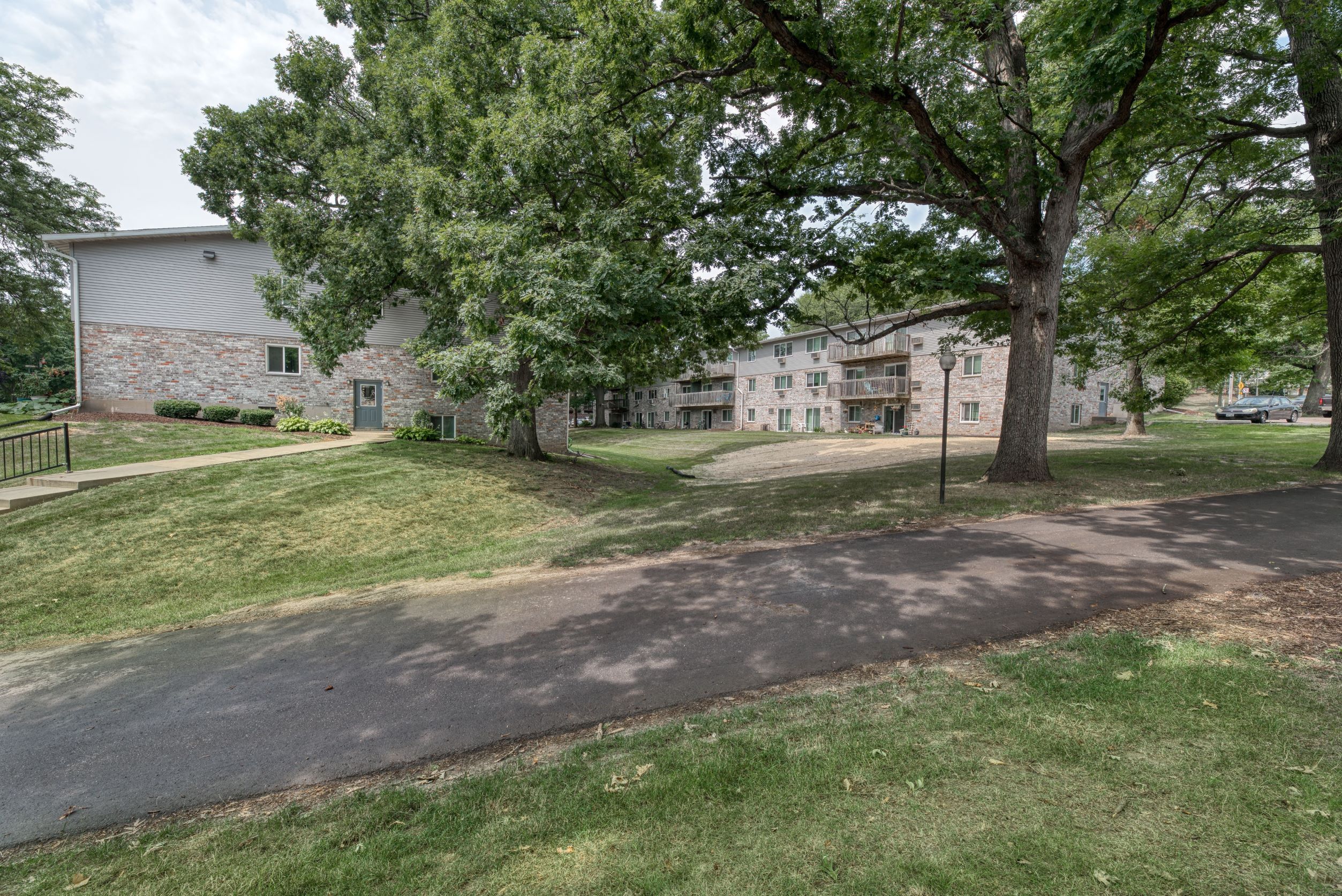 Overlook Pointe Apartments in Middleton, WI